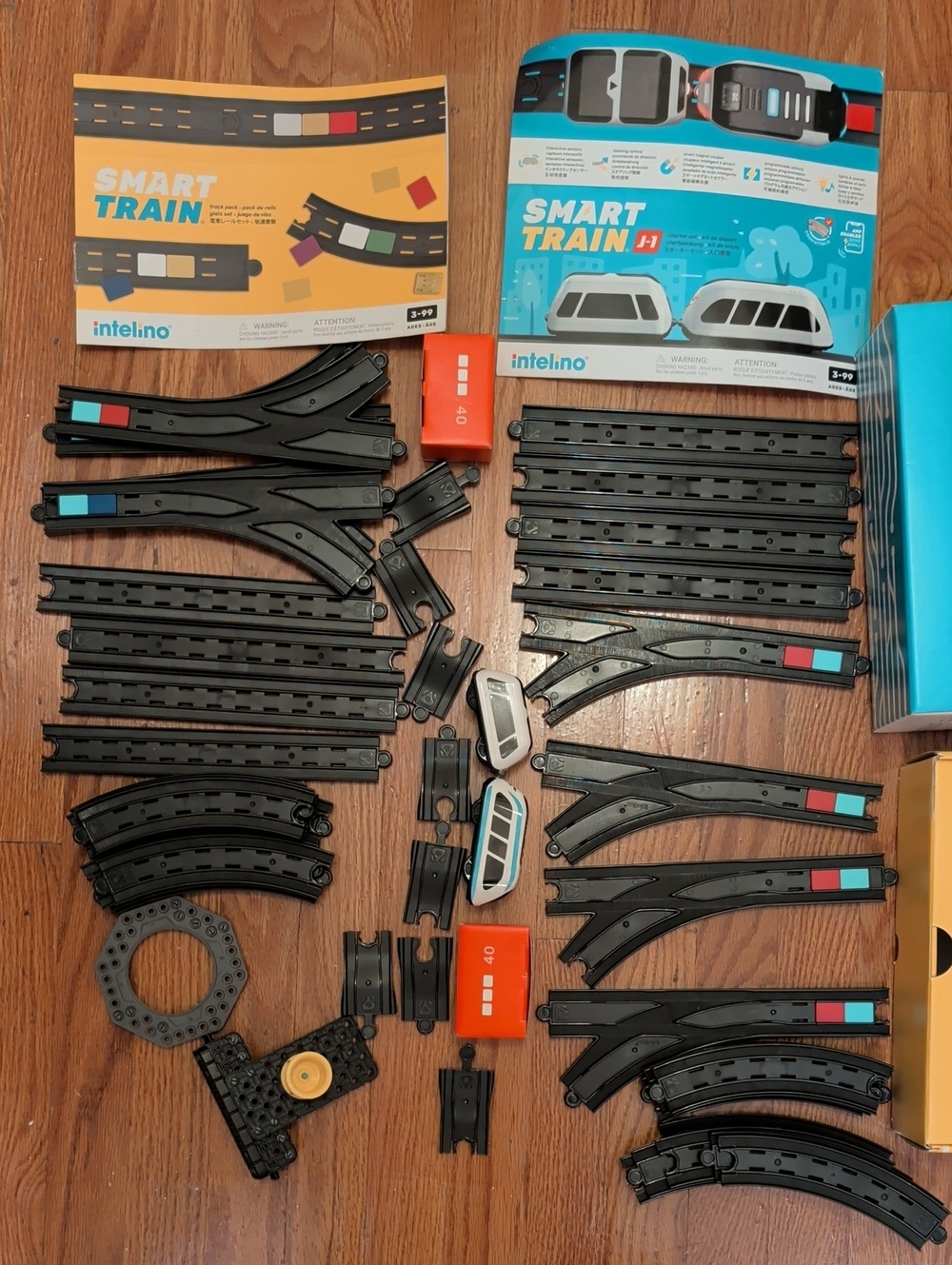 Intellino Smart Train Starter Set with Track Pack